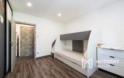 REZERVOVANÉ: Na predaj priestranný 3-izbový byt v Bratislave - Ružinov