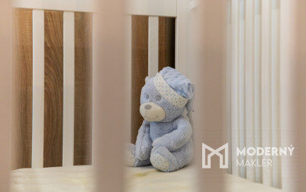 REZERVOVANÉ: Na predaj priestranný 3-izbový byt v Bratislave - Ružinov