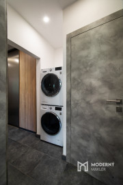 REZERVOVANÉ: Na predaj priestranný 3-izbový byt v Bratislave - Ružinov