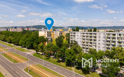 REZERVOVANÉ: Na predaj priestranný 3-izbový byt v Bratislave - Ružinov