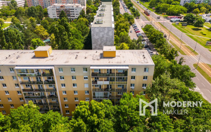 REZERVOVANÉ: Na predaj priestranný 3-izbový byt v Bratislave - Ružinov