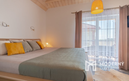 Na predaj exkluzívny rodinný dom s dvoj-garážou v podtatranskej obci Veľký Slavkov