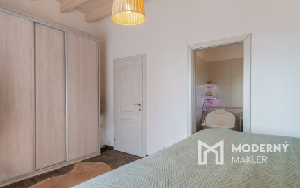 Na predaj exkluzívny rodinný dom s dvoj-garážou v podtatranskej obci Veľký Slavkov