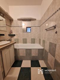 Na predaj 3-izbový byt s loggiou na sídlisku Hájik v Žiline