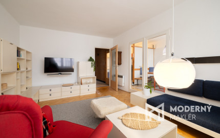 Na predaj štýlový 3-izbový byt v centre Starej Turej