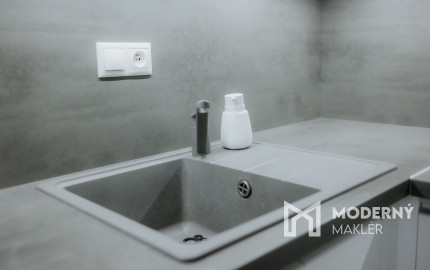 Na predaj kompletne zrekonštruovaný 2-izbový byt v Kotešovej