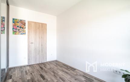 REZERVOVANÉ: Na predaj 3-izbový byt s parkovacím státím v Rajke