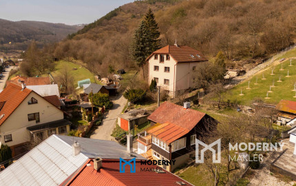 REZERVOVANÉ: Na predaj kompletne zariadený rodinný dom v obci Omšenie