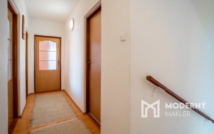 Na predaj rodinný dom s garážou v tichej časti Serede