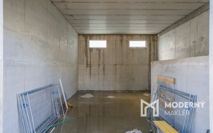 Na predaj novostavba haly s výbornou dostupnosťou v priemyselnej časti Šamorína určená na výrobu a skladovanie