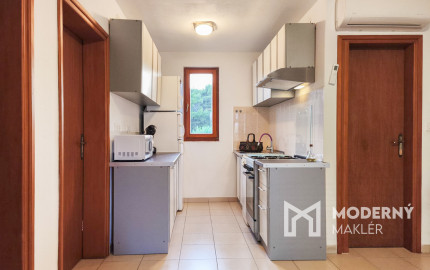 Na predaj 3-izbový apartmán na ostrove Vir v Chorvátsku