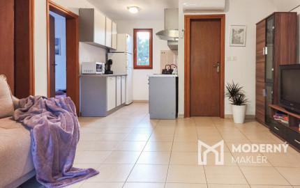 Na predaj 3-izbový apartmán na ostrove Vir v Chorvátsku