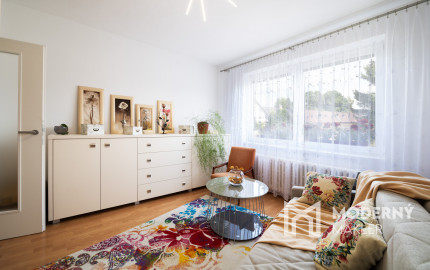 REZERVOVANÉ: Na predaj priestranný dom s veľkým pozemkom v Pobedime