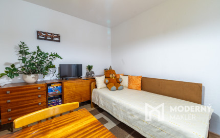 REZERVOVANÉ: Na predaj priestranný dom s veľkým pozemkom v Pobedime