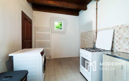 REZERVOVANÉ: Na predaj priestranný dom s veľkým pozemkom v Pobedime