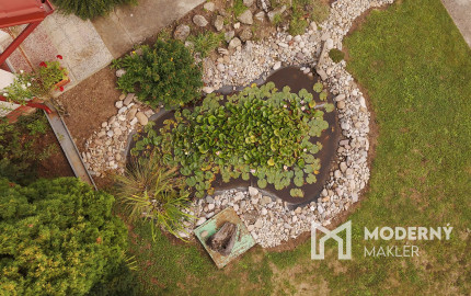 REZERVOVANÉ: Na predaj priestranný dom s veľkým pozemkom v Pobedime