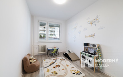 REZERVOVANÉ - Na predaj zariadený 4-izbový byt v Dúbravke