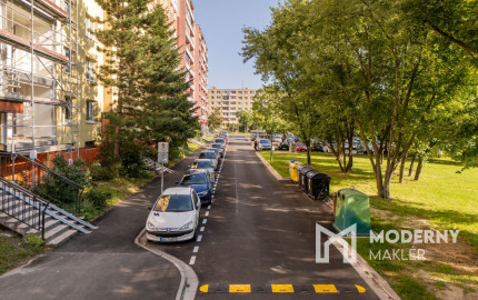 REZERVOVANÉ - Na predaj zariadený 4-izbový byt v Dúbravke