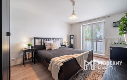 REZERVOVANÉ: Na predaj 2-izbový byt s balkónom a pivnicou v pokojnej časti obce Veľké Leváre