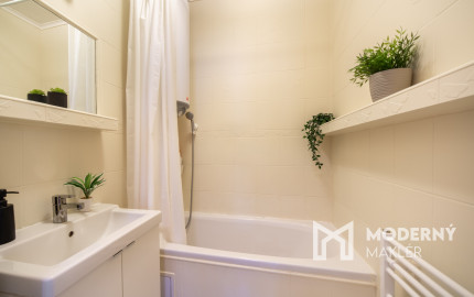 REZERVOVANÉ: Na predaj 2-izbový byt s balkónom a pivnicou v pokojnej časti obce Veľké Leváre