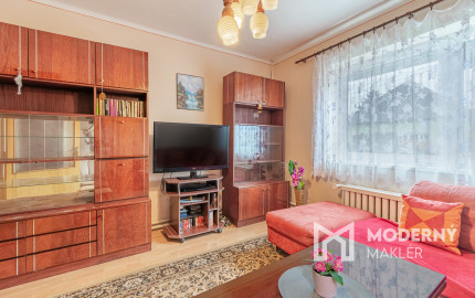 Na predaj priestranný 3-izbový rodinný dom s terasou v Šoporni