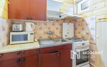 Na predaj priestranný 3-izbový rodinný dom s terasou v Šoporni