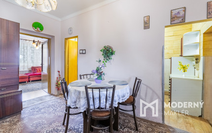 Na predaj priestranný 3-izbový rodinný dom s terasou v Šoporni