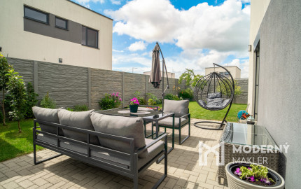 REZERVOVANÉ - Na predaj 5-izbový rodinný dom v Rovinke