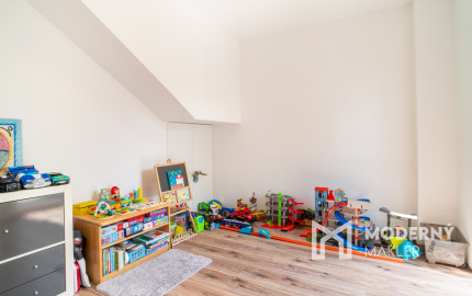 REZERVOVANÉ - Na predaj 5-izbový rodinný dom v Rovinke