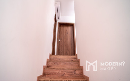 REZERVOVANÉ - Na predaj 5-izbový rodinný dom v Rovinke