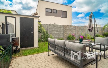 REZERVOVANÉ - Na predaj 5-izbový rodinný dom v Rovinke