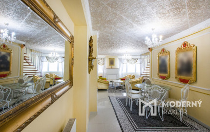 Na predaj dvojdom s rozľahlým pozemkom v centre obce Zlaté Klasy