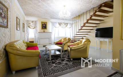 Na predaj dvojdom s rozľahlým pozemkom v centre obce Zlaté Klasy