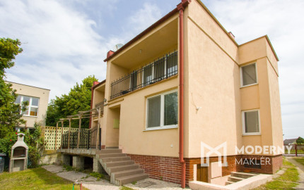 Na predaj dvojdom s rozľahlým pozemkom v centre obce Zlaté Klasy