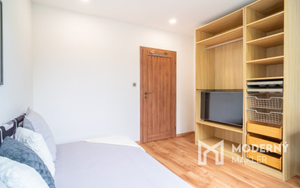 Na predaj priestranný 3-izbový byt s veľkou loggiou v Rači