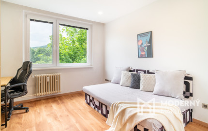 Na predaj priestranný 3-izbový byt s veľkou loggiou v Rači