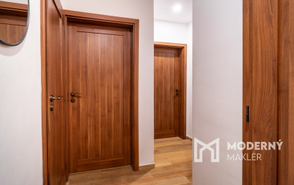 Na predaj priestranný 3-izbový byt s veľkou loggiou v Rači