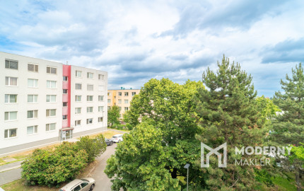 Na predaj priestranný 3-izbový byt s veľkou loggiou v Rači