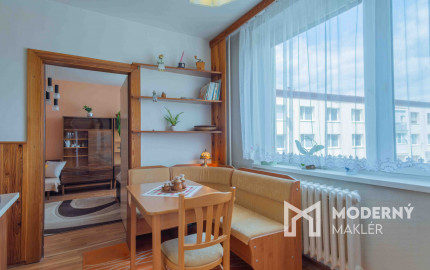 REZERVOVANÝ: Na predaj priestranný 2-izbový byt v Starej Ľubovni