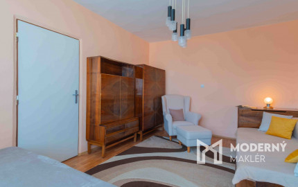 REZERVOVANÝ: Na predaj priestranný 2-izbový byt v Starej Ľubovni