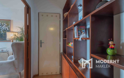 REZERVOVANÝ: Na predaj priestranný 2-izbový byt v Starej Ľubovni