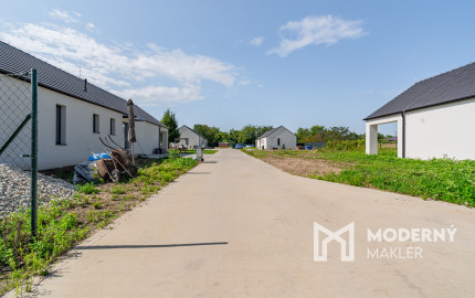 Na predaj moderný 4-izbový rodinný dom v Šoporni