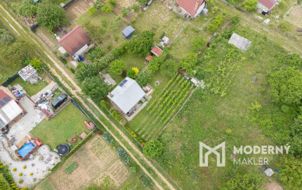 VÝRAZNÁ ZĽAVA: Na predaj záhradná chata s výhľadom na golfové ihrisko v Skalici