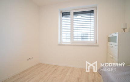 Na prenájom kompletne zariadený 4-izbový byt s benefitmi rodinného domu v Rovinke