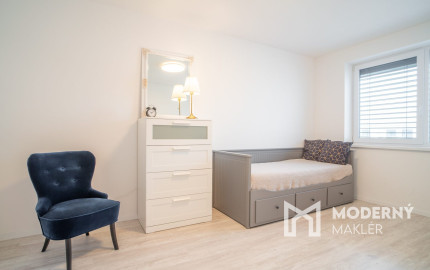 Na prenájom kompletne zariadený 4-izbový byt s benefitmi rodinného domu v Rovinke