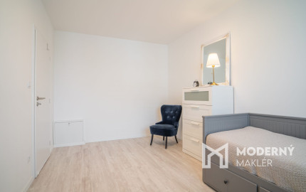 Na prenájom kompletne zariadený 4-izbový byt s benefitmi rodinného domu v Rovinke