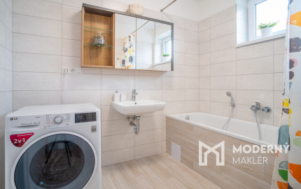 Na prenájom kompletne zariadený 4-izbový byt s benefitmi rodinného domu v Rovinke