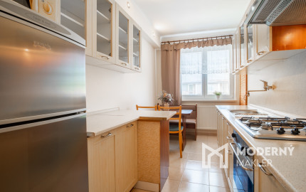 Na prenájom priestranný 3 izbový byt s balkónom v Malackách