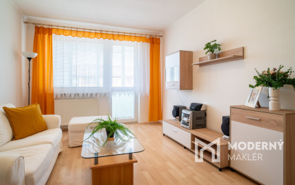 Na prenájom priestranný 3 izbový byt s balkónom v Malackách