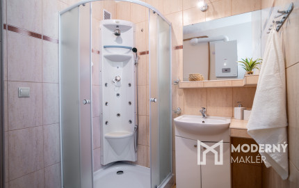 Na prenájom priestranný 3 izbový byt s balkónom v Malackách